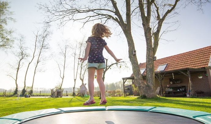 Health Benefits of Bouncing / Rebounding on a Trampoline